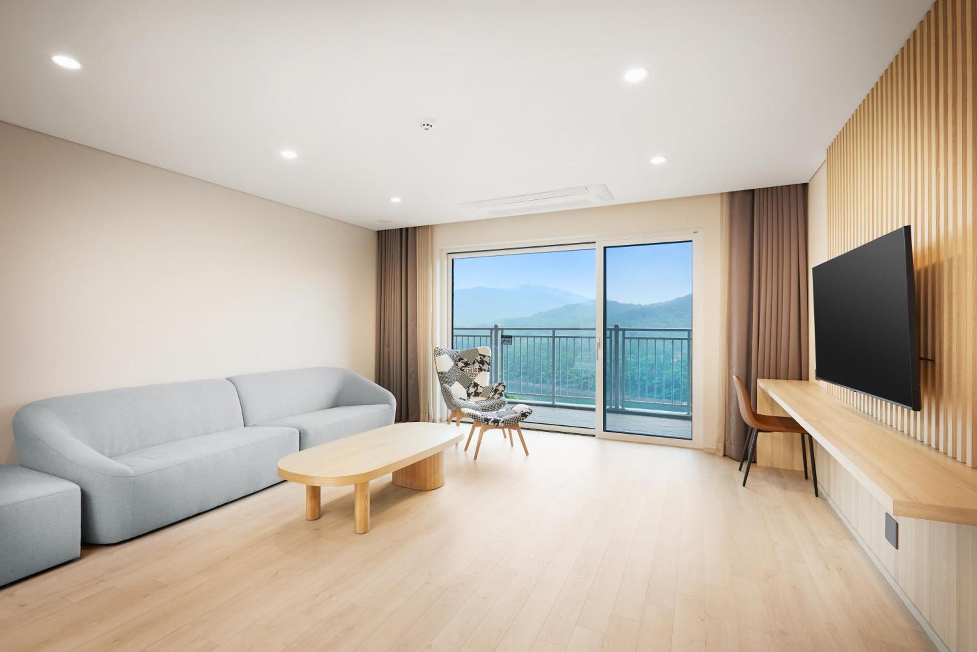 Belle Fore Resort Jeungpyeong Exterior photo